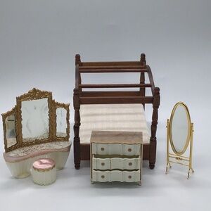 Dollhouse Bedroom Set